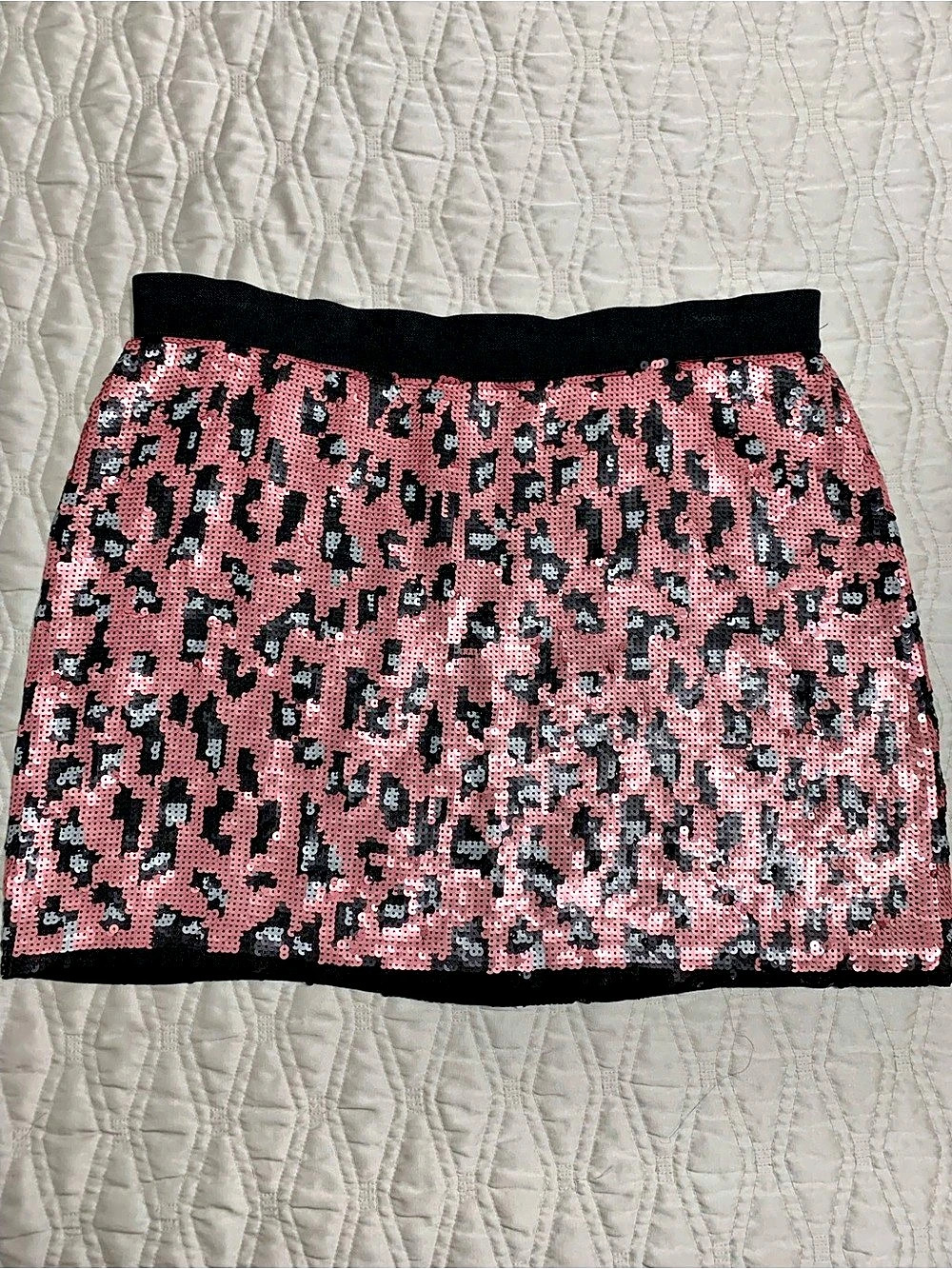 BCBGMAXAZRIA Sequin Animal Leopard Print Mini Skirt in Pink & Black Size Medium